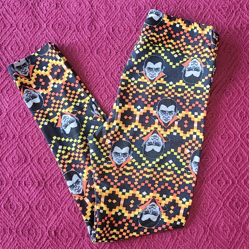Lularoe Dracula Leggings!